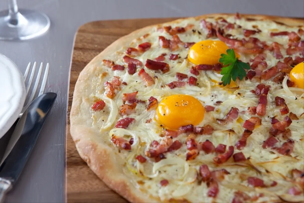 Pizza carbonara
